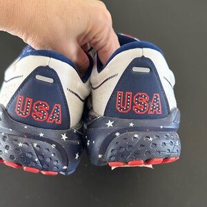 Brooks Adrenaline GTS 21 Gray with Red and Blue Accents (Women’s size 11)